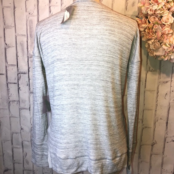 NEW Forever 21 gray crew neck sweatshirt. Size - Picture 5 of 8